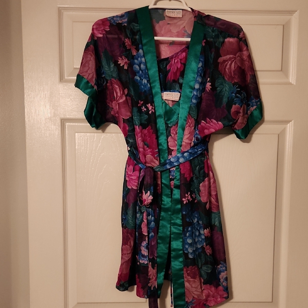 Vintage Feather Bed Intimate Floral Robe Wrap Style W/tank And Shorts